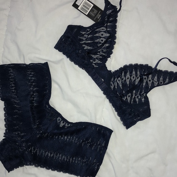 Heidi Klum Lingerie Set - Picture 4 of 4